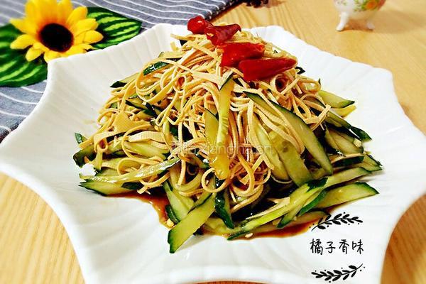 凉拌黄瓜干豆腐丝的做法图解6