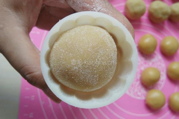 绿豆馅月饼的做法图解8