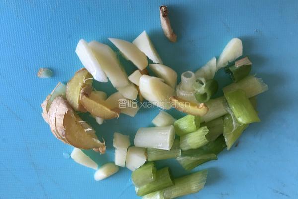 猪肉皮炖豆角、土豆～的做法图解5