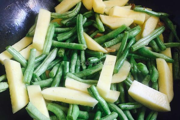 猪肉皮炖豆角、土豆～的做法图解9