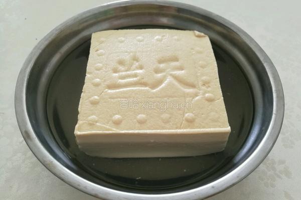 煎豆腐的做法图解1