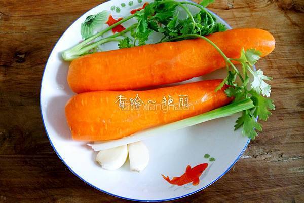 酸辣萝卜丝的做法图解1