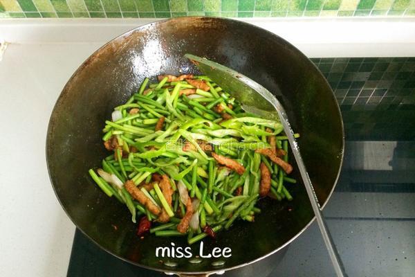 蒜薹炒肉丝的做法图解7