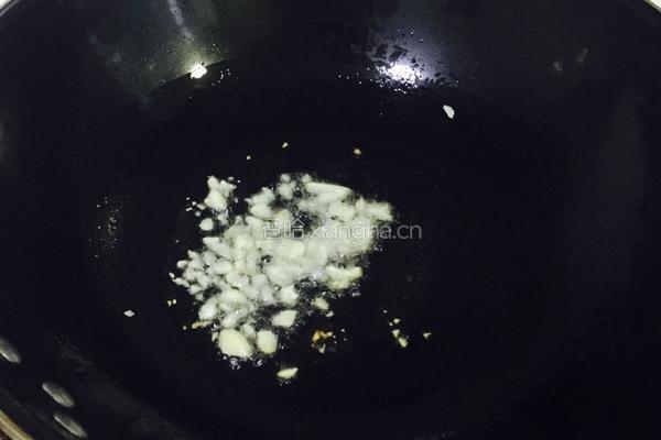 芹菜炒核桃仁的做法图解6