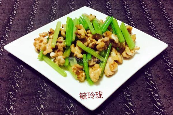 芹菜炒核桃仁的做法图解9
