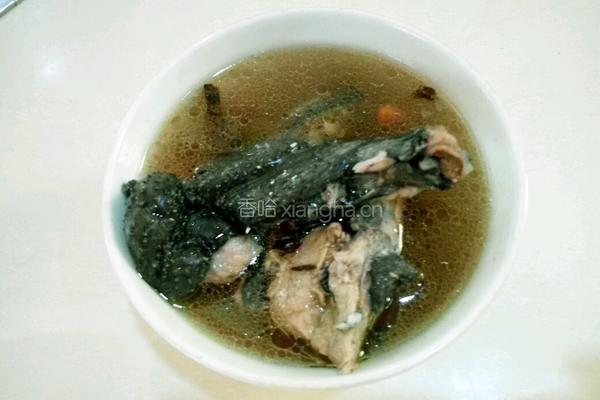 枸杞杜仲乌鸡汤