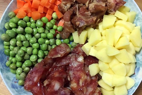 电饭锅闷饭的做法图解1