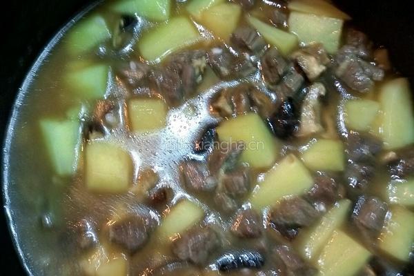 牛肉土豆香菇饭的做法图解3
