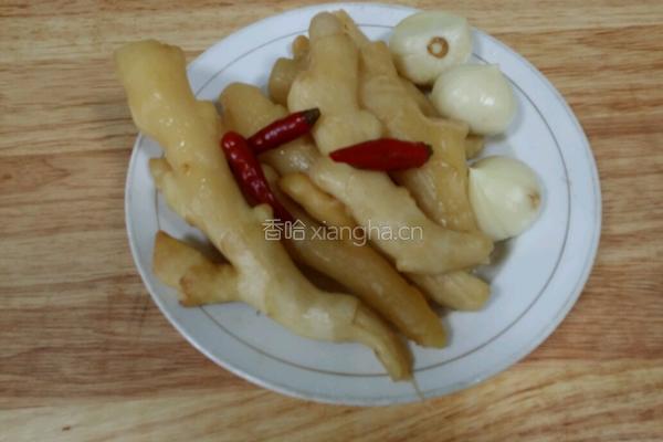 泡椒鱿鱼的做法图解1