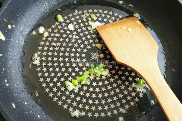 鸡蛋虾仁火腿炒饭的做法图解8
