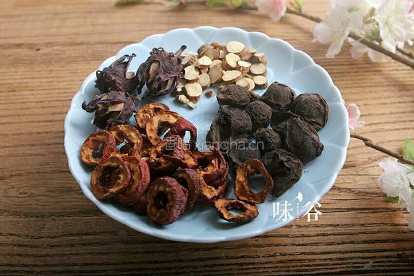 健康饮料酸梅汤的做法图解1
