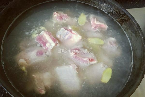 柠檬蜂蜜排骨的做法图解1