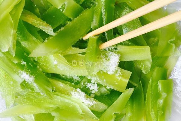 凉拌莴笋的做法图解5