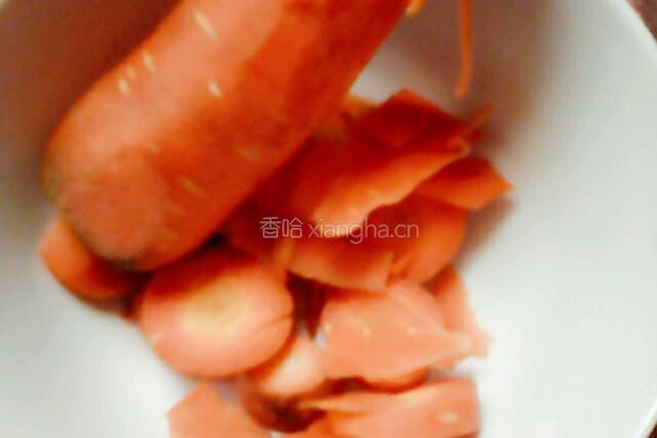 荤素胡萝卜拌面的做法图解1