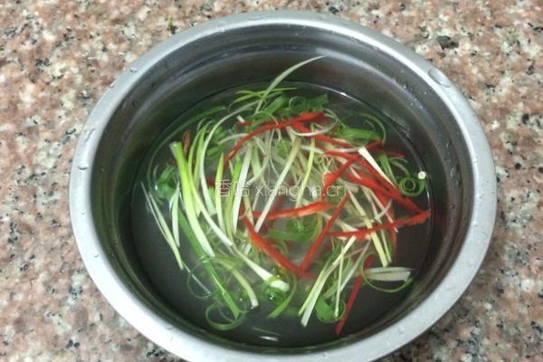 蒸鲈鱼的做法图解5