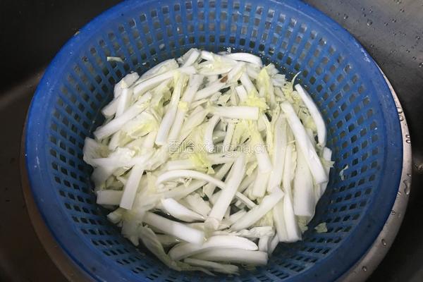 酸辣白菜的做法图解4