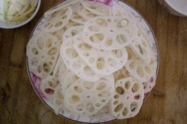 醋溜藕片的做法图解2