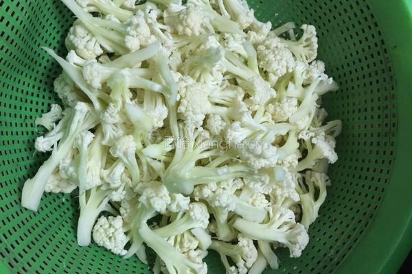 清炒花菜的做法图解2