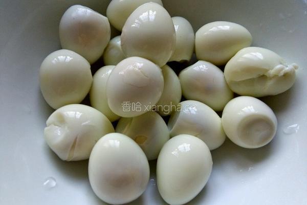 鹌鹑蛋猪尾煲的做法图解6