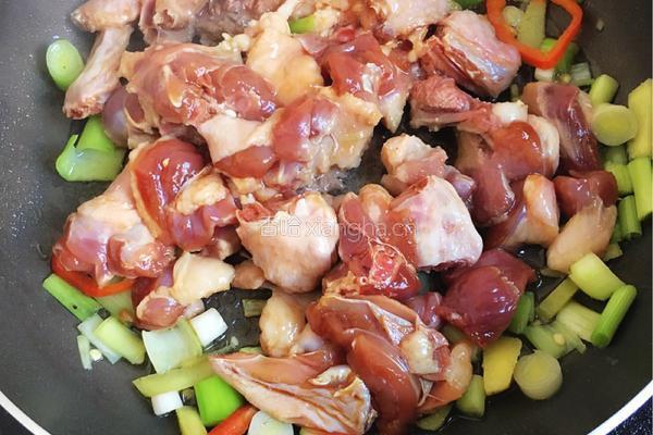 油豆腐焖鸭的做法图解4