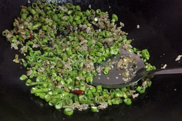 酸豆角炒肉末的做法图解6