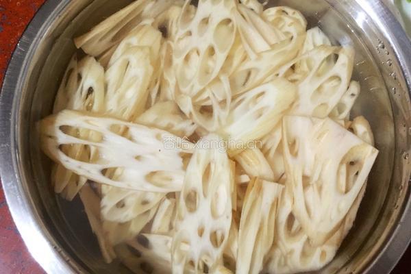 炒莲藕的做法图解2