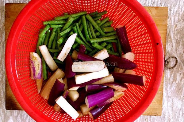 茄子豆角的做法图解4