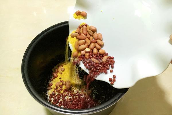 杂粮粥的做法图解2