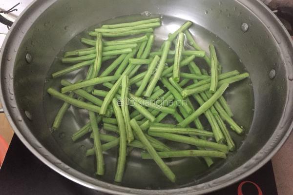 凉拌豆角的做法图解3