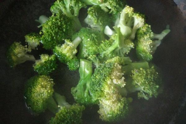 耗油西蓝花的做法图解4