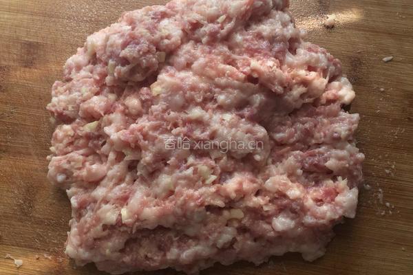 芹菜水饺的做法图解1