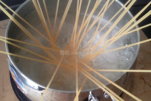 番茄意大利面的做法图解1