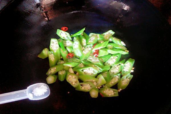 黄秋葵炒鸡蛋的做法图解6