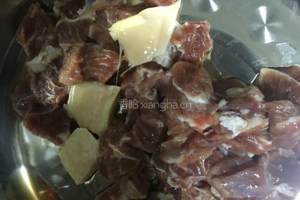 牛肉炖土豆的做法图解1