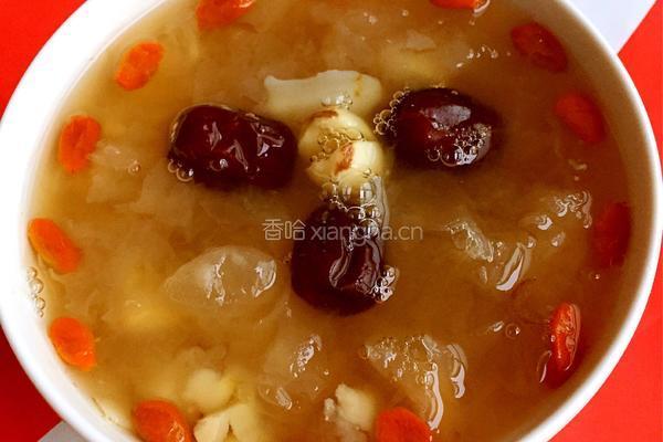 银耳莲子羹的做法图解6