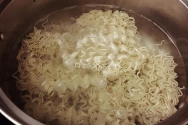 鸡蛋炒面的做法图解4