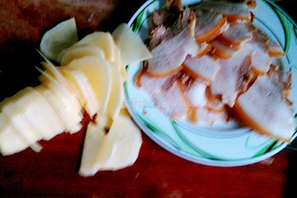 土豆回锅肉的做法图解2