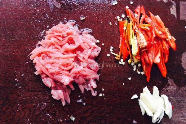 荷兰豆炒肉的做法图解3