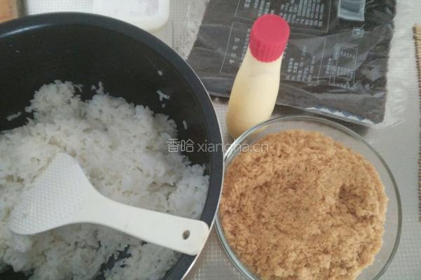 肉松寿司的做法图解1