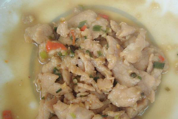 辣豆腐炒肉的做法图解1
