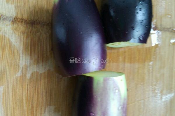 茄子饼的做法图解1