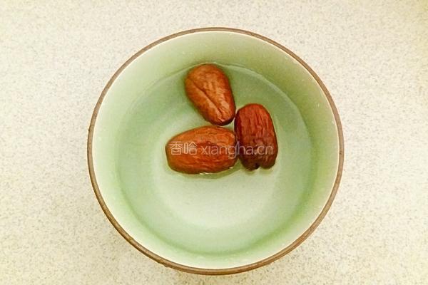 银耳红枣汤的做法图解3