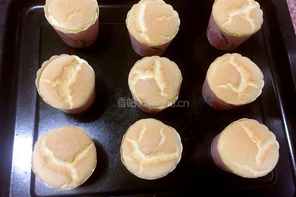 戚风纸杯蛋糕的做法图解14