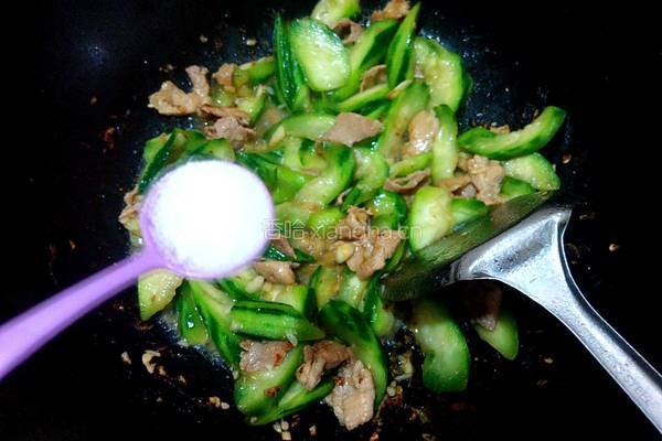 丝瓜炒肉的做法图解6