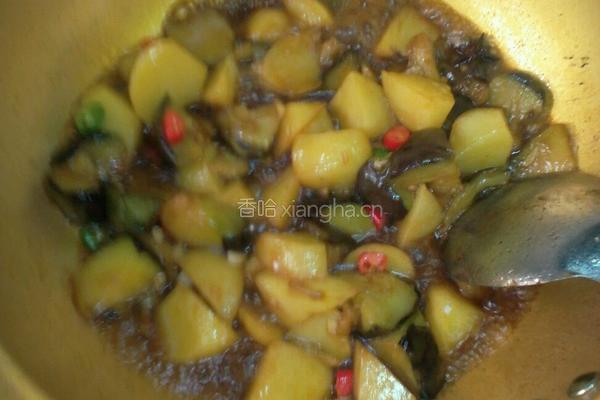 土豆炖圆茄子的做法图解10