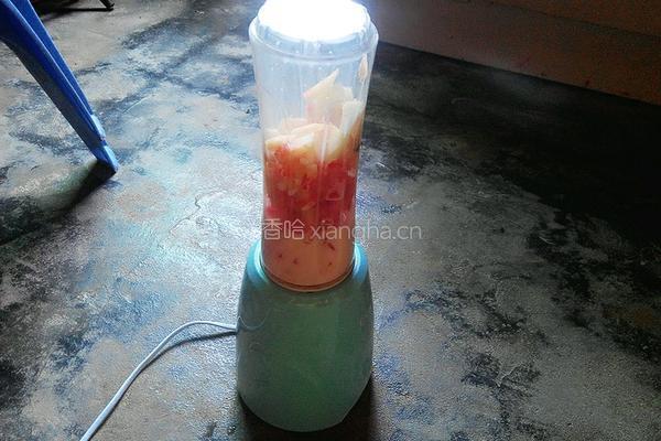 西瓜奶昔的做法图解4