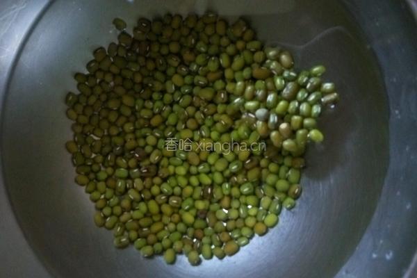 绿豆薏仁汤的做法图解3