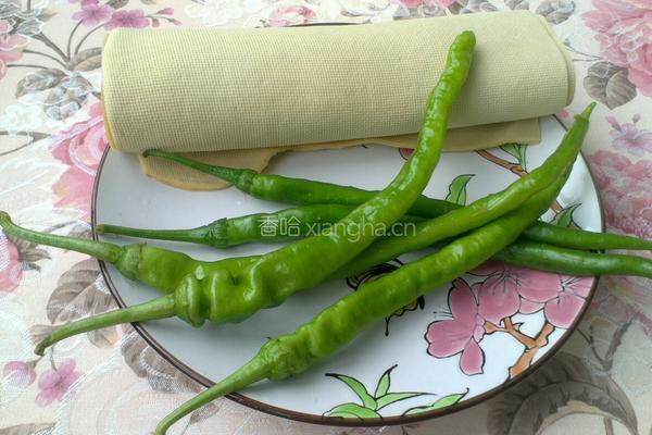 青椒豆腐皮的做法图解1
