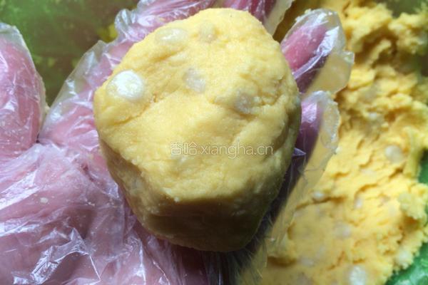 香煎玉米饼的做法图解5