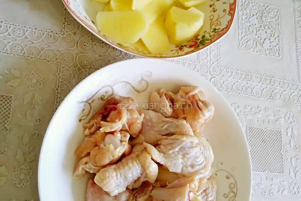 红烧土豆鸡块的做法图解2